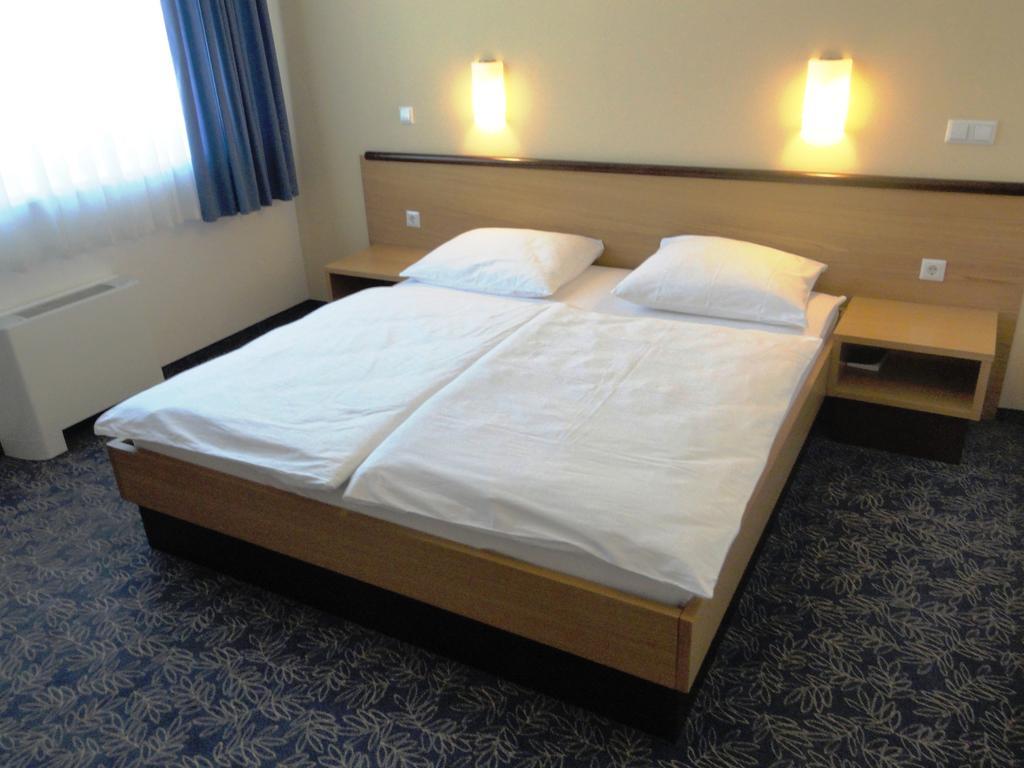 Hotel Bela Krajina Metlika Cameră foto
